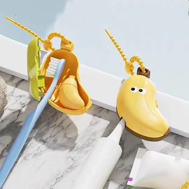 BananaBrush™ Travel Toothbrush Cap
